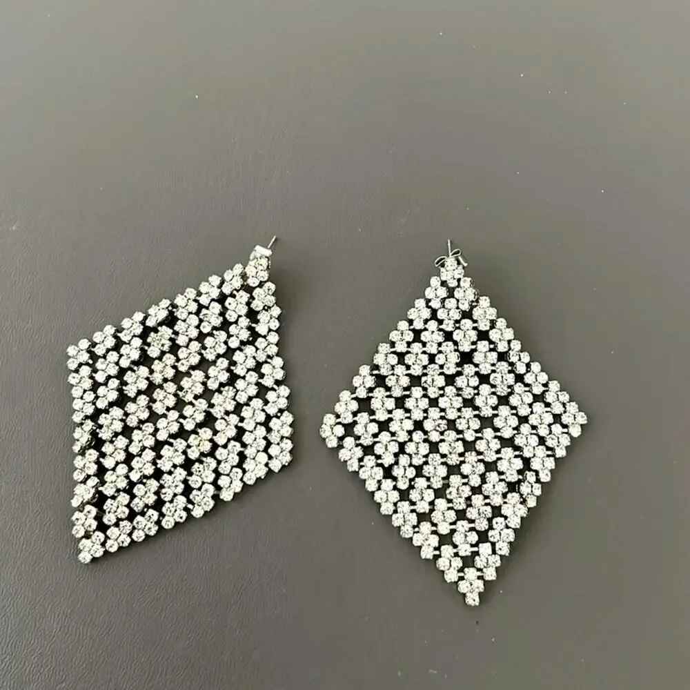 Dangle earrings and other stories